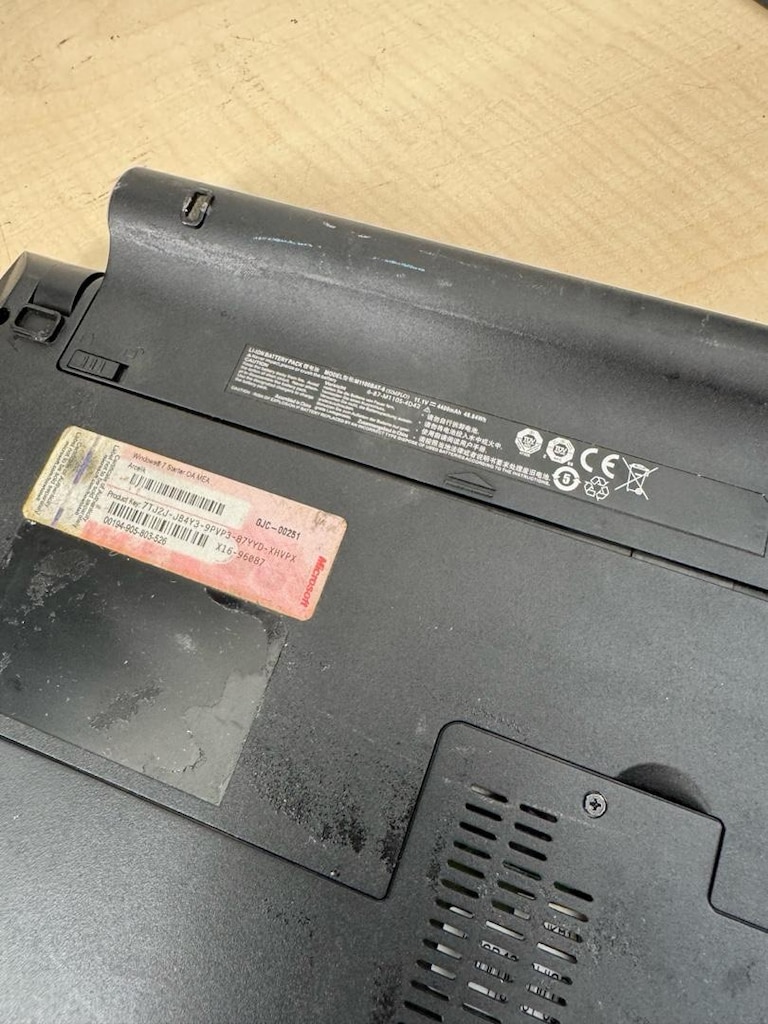 Grundig Mini Netbook Laptop + Şarj Aleti (10.1 inç / 2GB RAM / 250GB H - 6