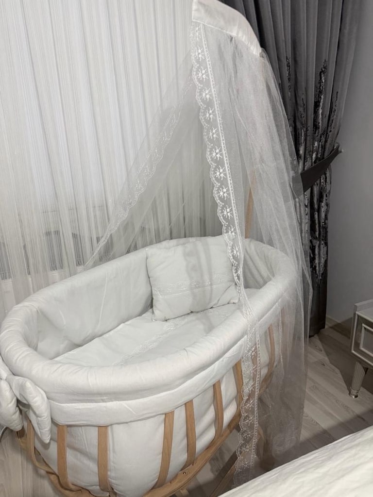 Beyaz civinlikli sepet beşik - 2