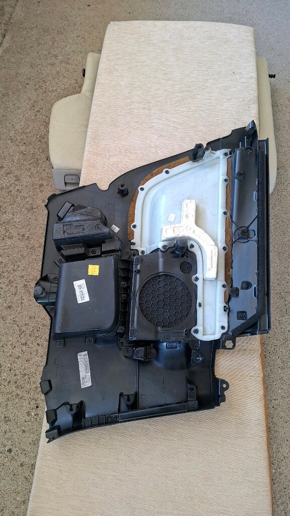 VOLVO C30 Arka Sağ Kapı Döşeme Paneli 2007-2012 arası modellere uyumlu - 7