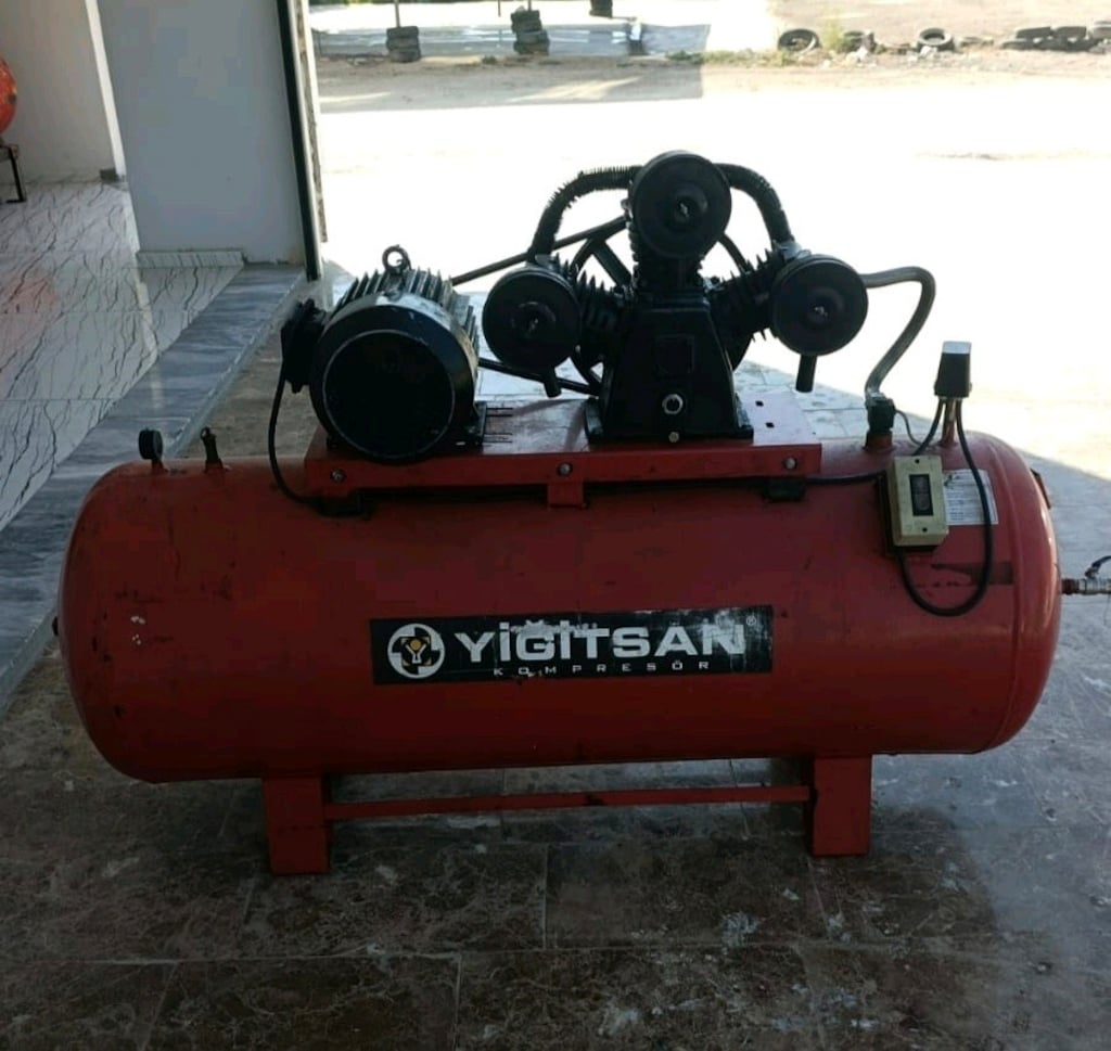 500 litre 2.el hava kompresörü tertemiz servis bakımlıdır - 2