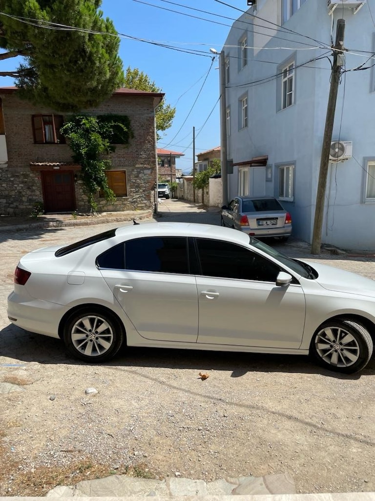 SAHİBİNDEN TEMİZ OTOMATİK 1.6 SERVİS BAKIMLI JETTA - 4
