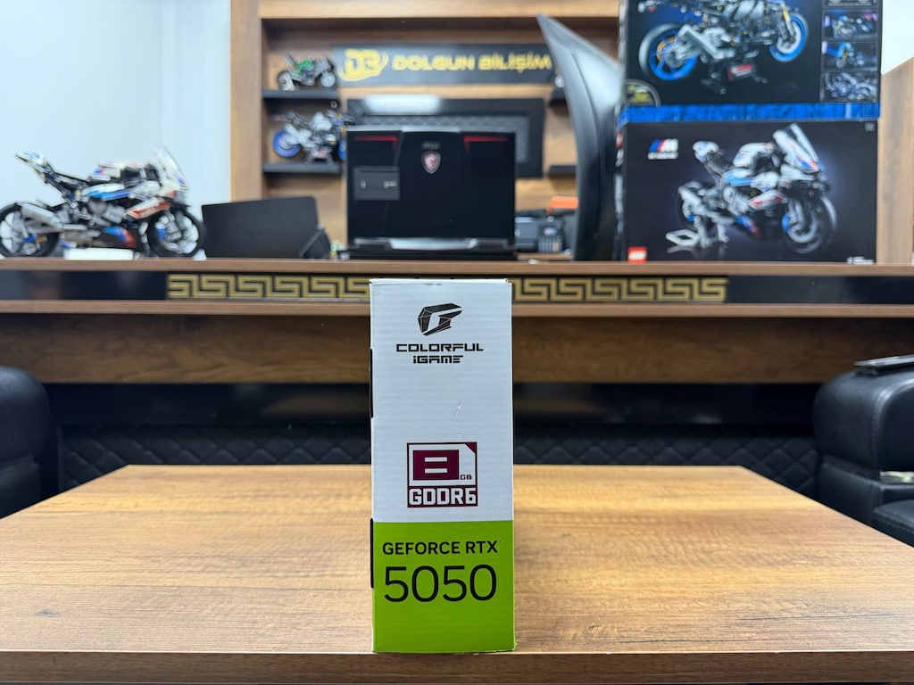 Colorful Igame Geforce RTX5050 Ultra W 8GB 128Bit Beyaz Ekran Kartı - 2