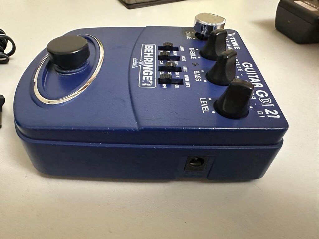 Behringer Guitar GDI 21 - 8