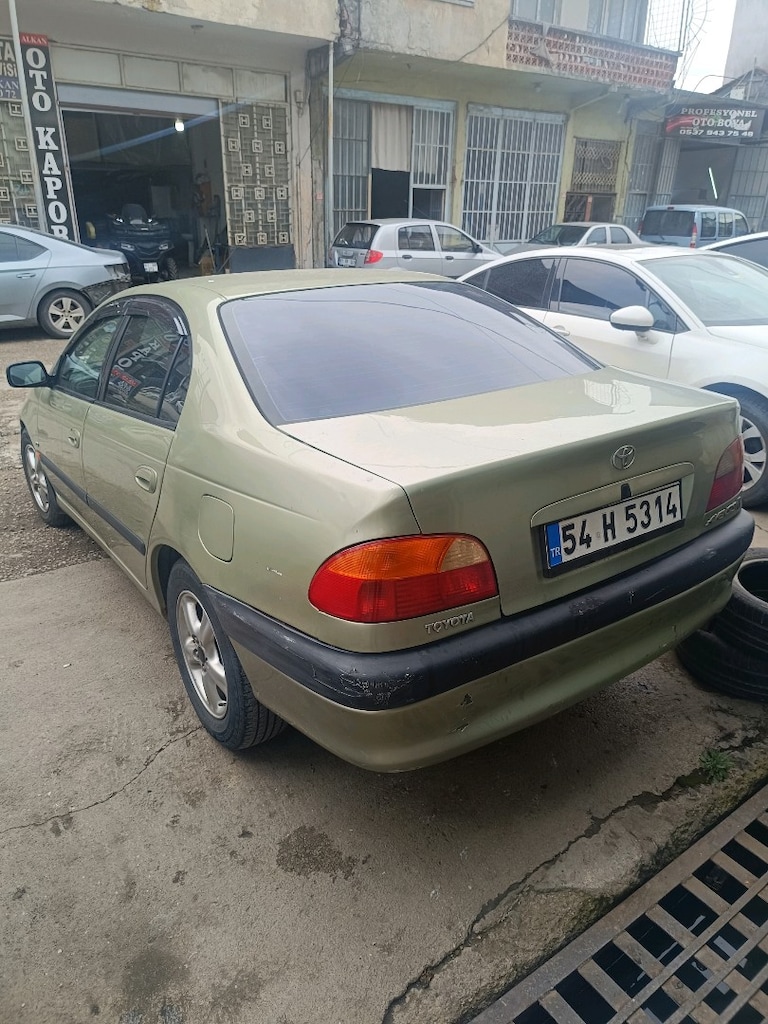Toyota Avensis - 7