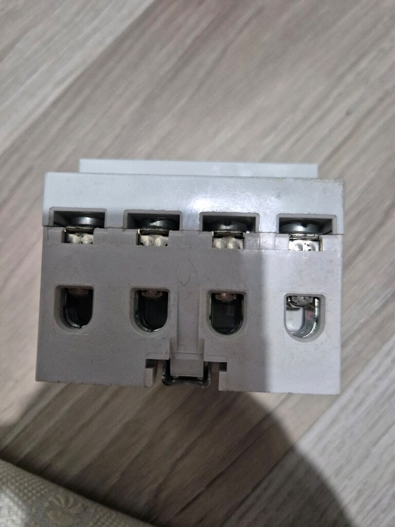 siemens 40A trifaze kaçak akım rölesi - 3