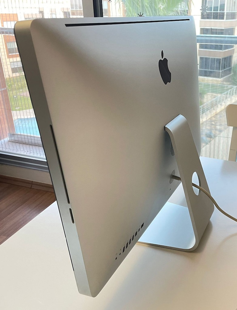 iMac Mid 2010 27" i7 12 GB RAM 250GB SSD 1TB HDD - 2