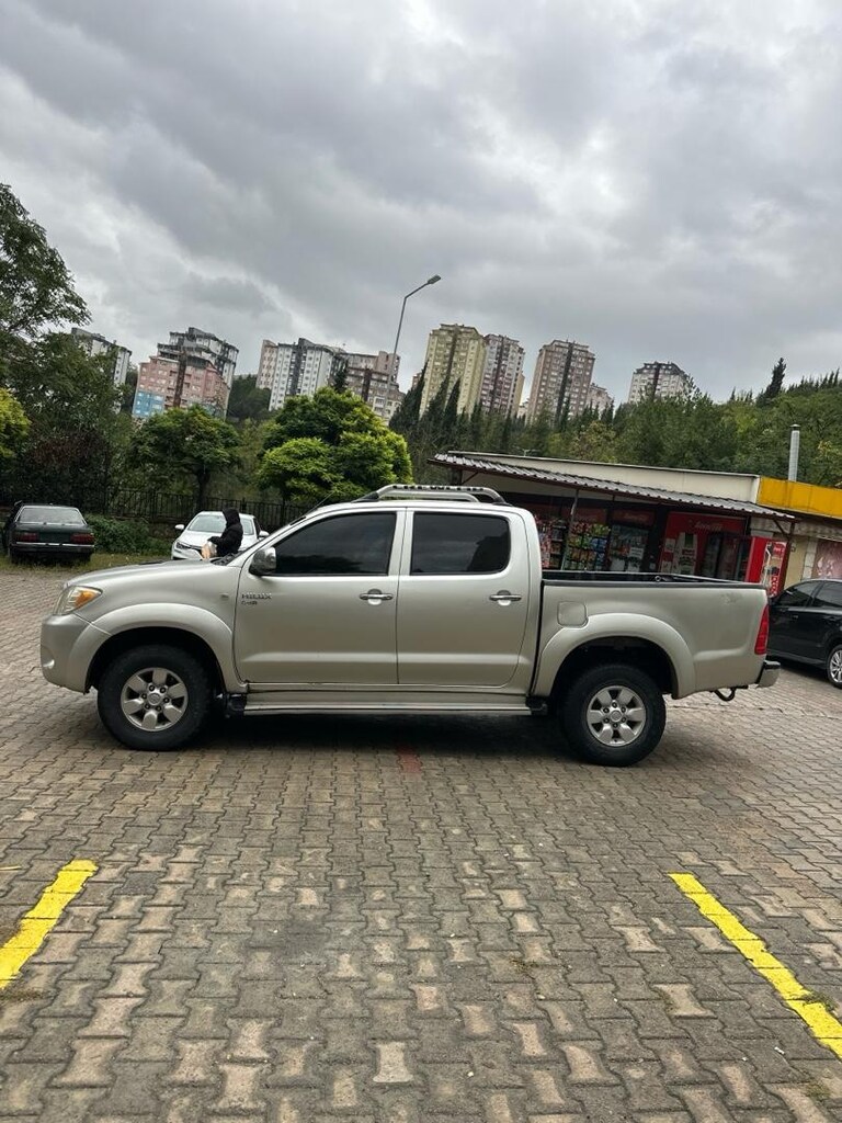 Toyota Hilux 2.5 D4-D 4x4 - 4