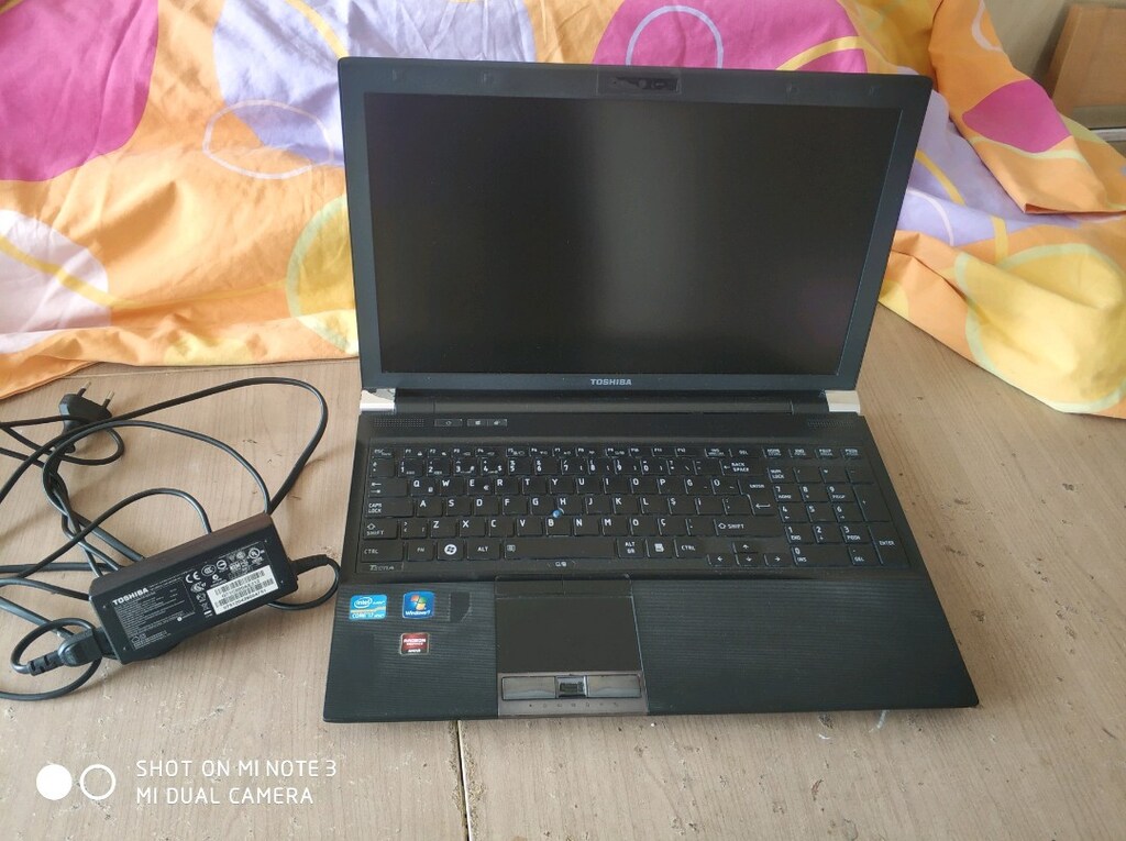 toşhiba 8 GB rem 128 ssd Windows 10 yüklü temiz laptop - 10