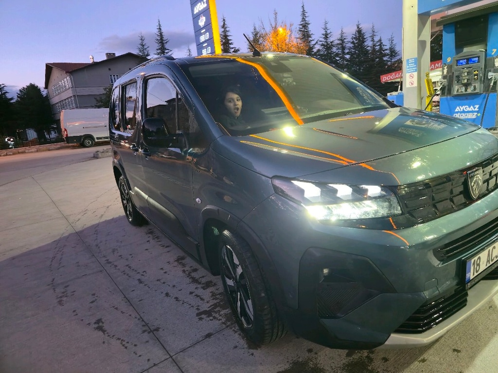 SAHİBİNDEN HATASIZ / BOYASIZ / 2025 RiFTER GT 1.5 130 HP EAT8 - 3