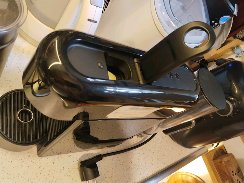 Nespresso Kahve Makinesi ve Süt Köpürtcü - 3