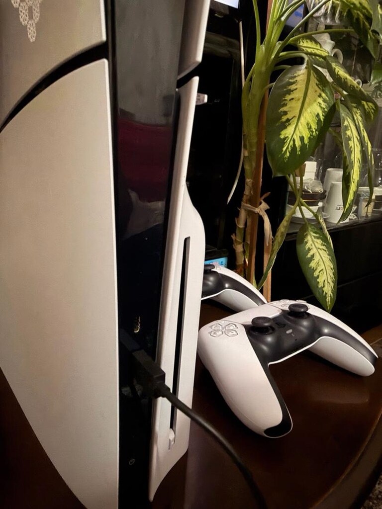Ps5 slim kasa + cd + seyahat çantası - 3