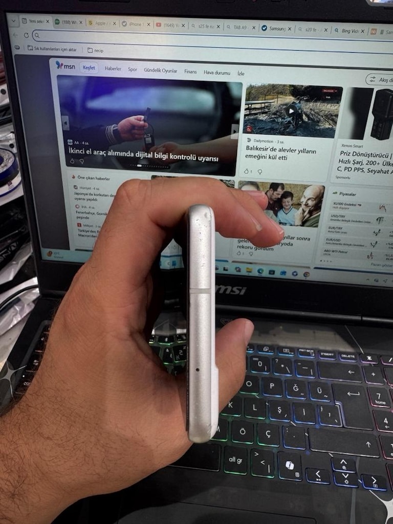 SAMSUNG S21 FE - 4