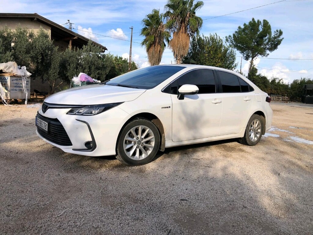 Toyota Corolla 1.8 hybrid dream e-CVT 2021 model - 4