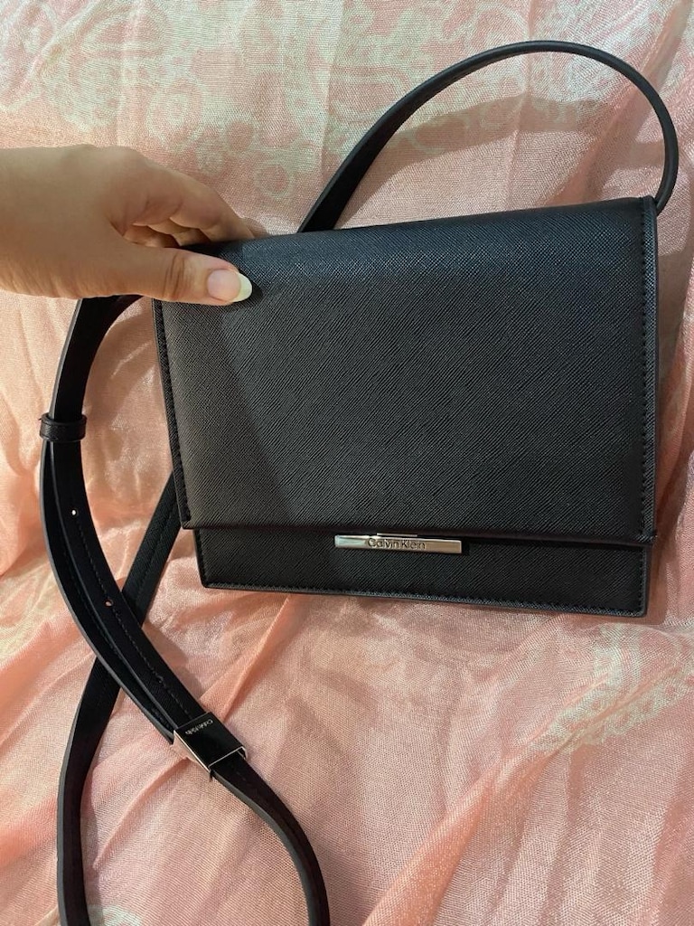Calvin Klein Saffiano Flap Over çanta - 2