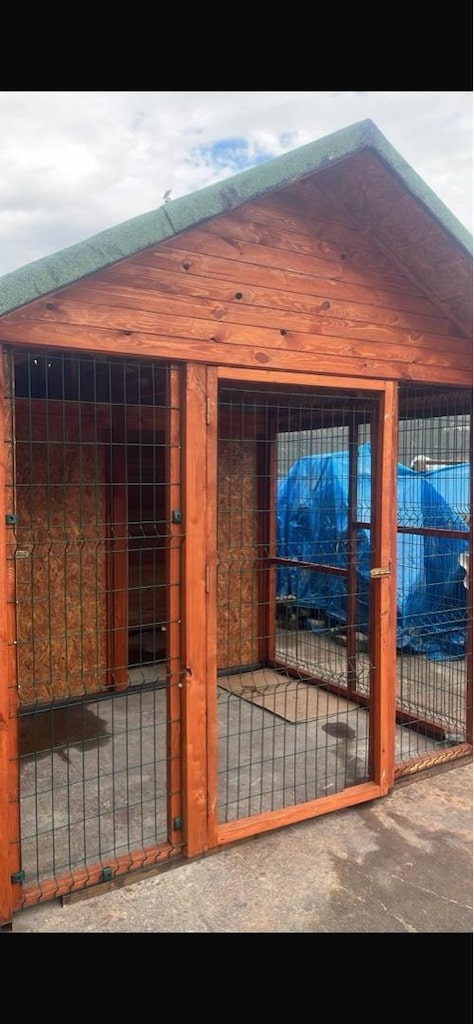 KÖPEK KULÜBESİ KALİTELİ TEMİZ - 3