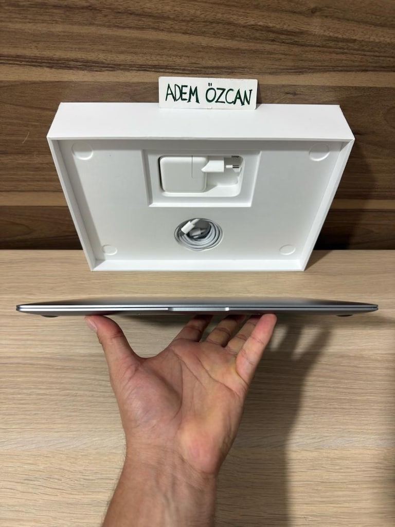 MacBook Air / M1 / 13 inç / 8 GB Ram / 256 GB Ssd - 5