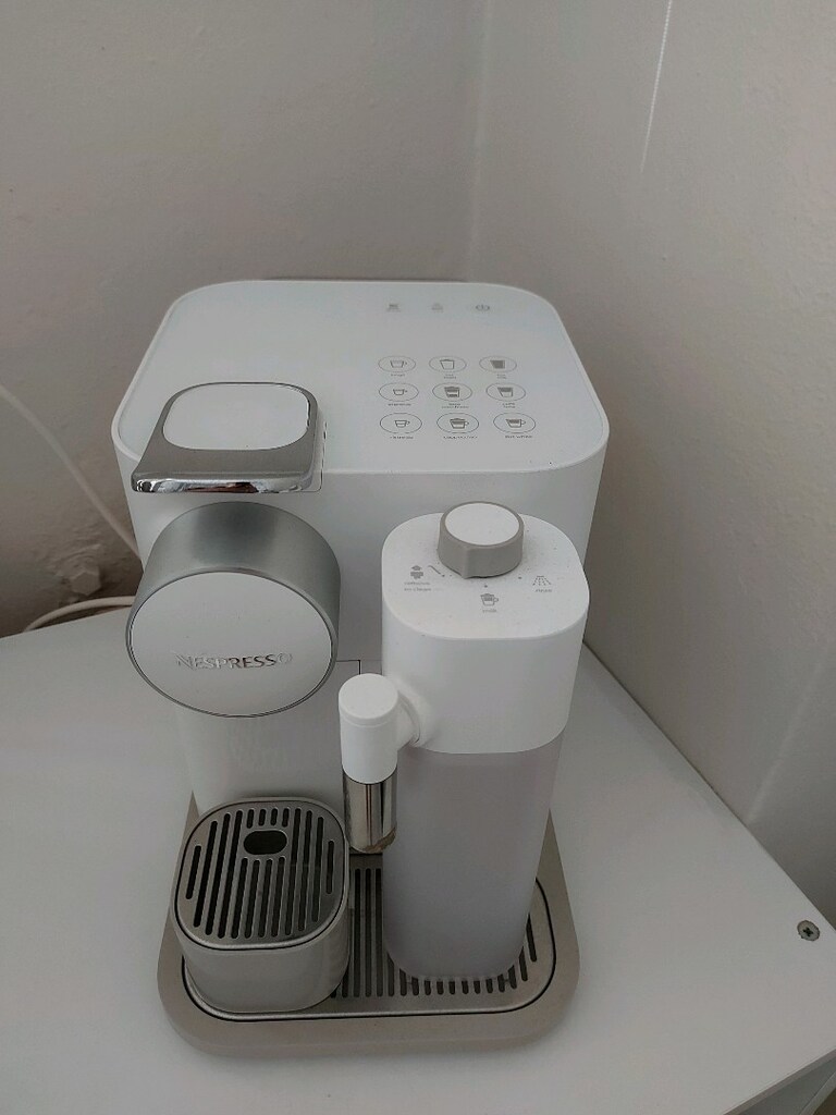 nespresso kahve makinesi 541 latissma - 2
