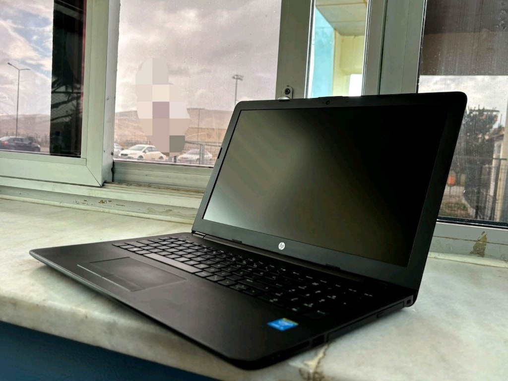 SIFIR AYARINDA KUSURSUZ HP LAPTOP 15-BS1XX - 3