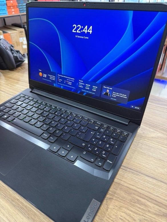 Lenovo Gaming Notebook - 4