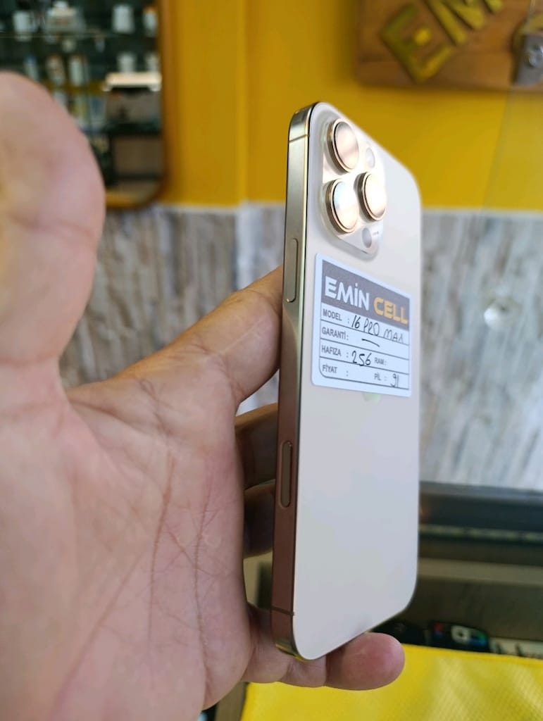 iPhone 16 pro max YD 256 GB - 4