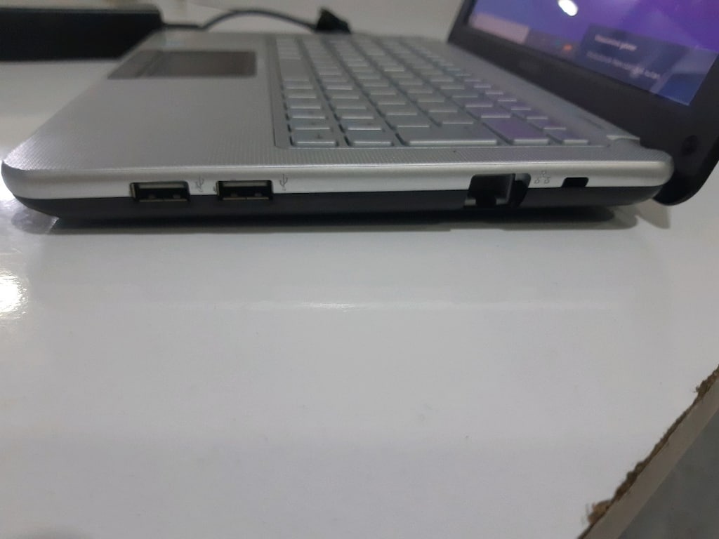 Sony mini book laptop - 9
