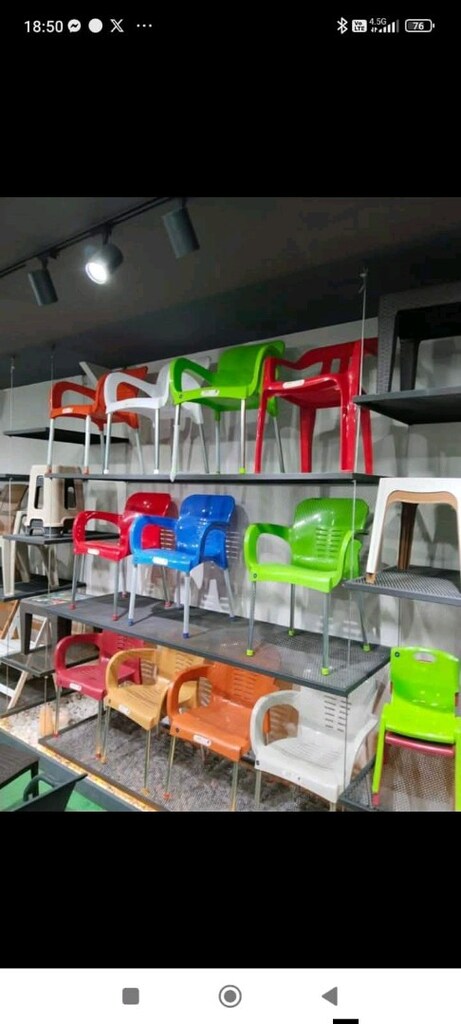 Krom ayaklı plastik sandalye tanesi 600 TL - 2
