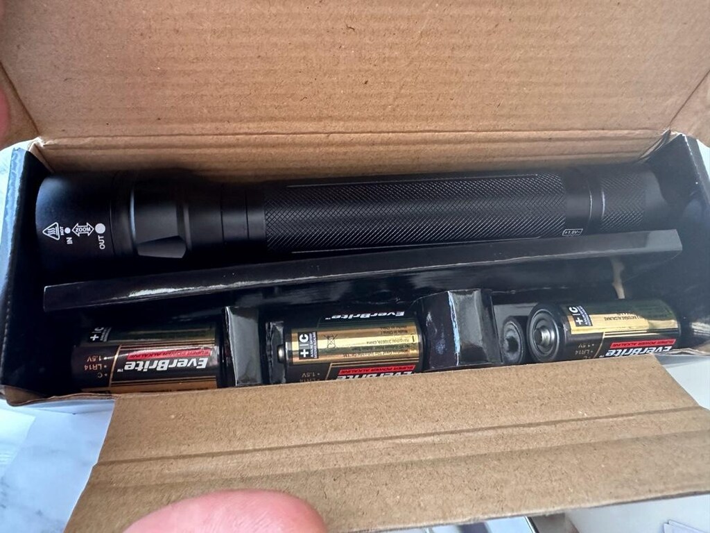 EverBrite LED Yakınlaştırılabilir, Torch Süper Hafif 600 Lümen, 4 Modl - 12