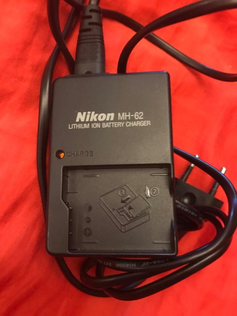 Nikon pil şarj cihazı MH-62 orjinal - 2