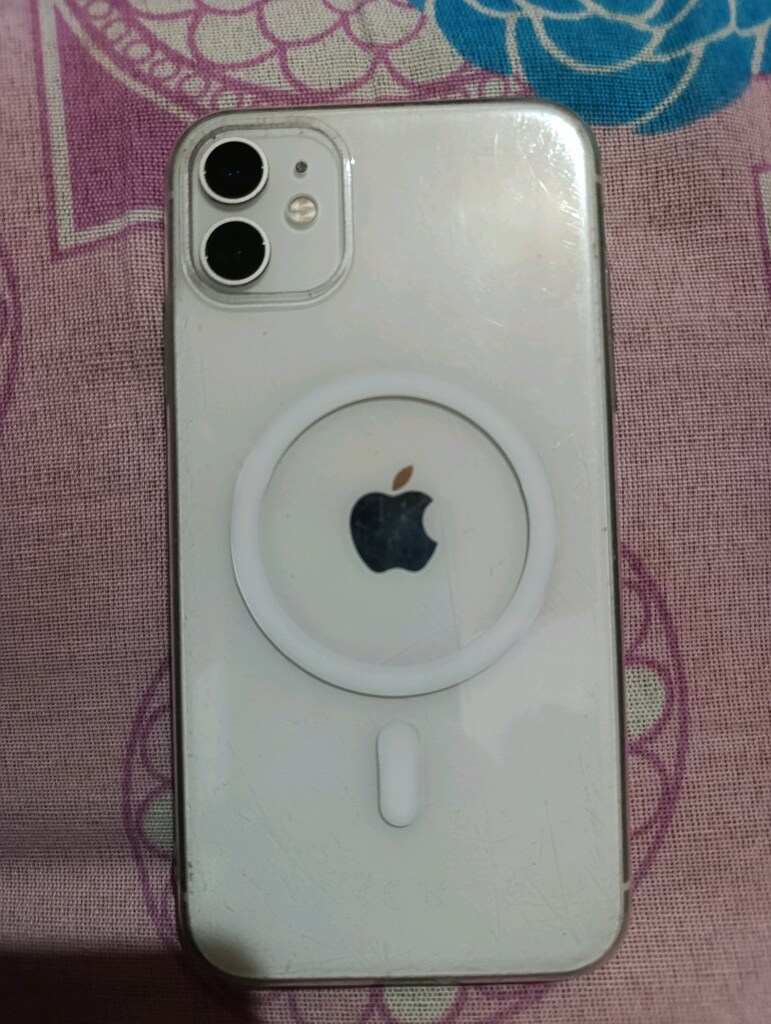 iPhone 11 128 gb satılık tertemiz - 2