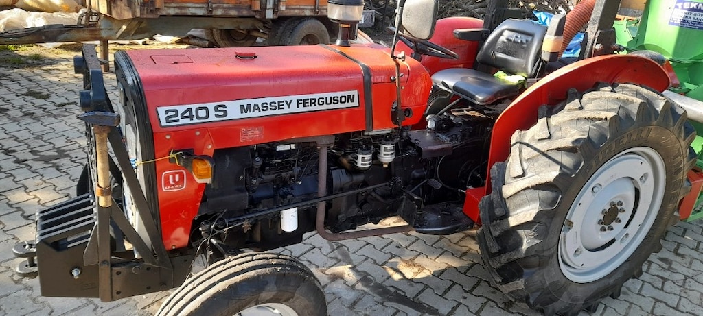 Massey ferguson 240s - 11