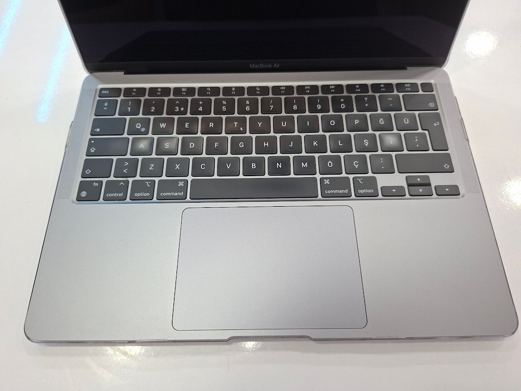 APPLE MACBOOK AIR M1 8GB RAM 256GB SSD 13.3" 2560x1600 RETINA - 3