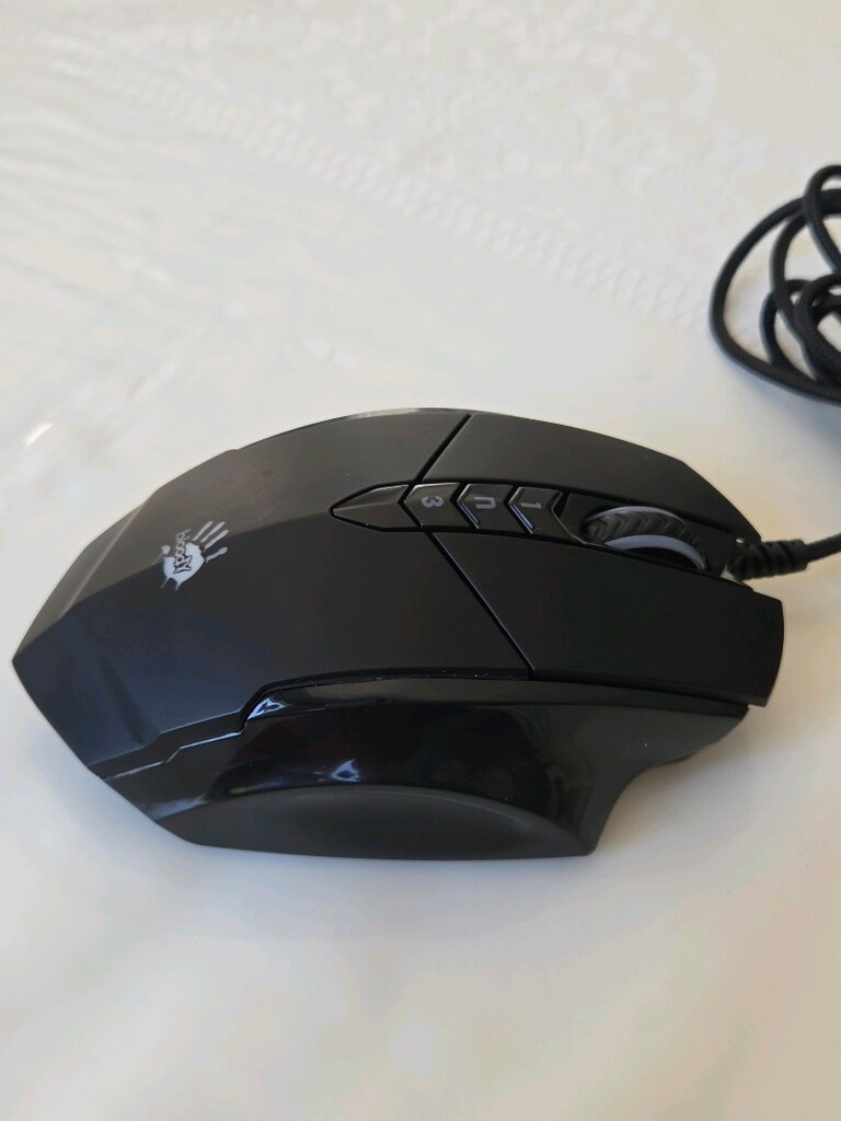 Bloody V7MA HD Optik Core3&4 Aktif Metal Ayak 3200CPI Oyuncu Mouse - 3