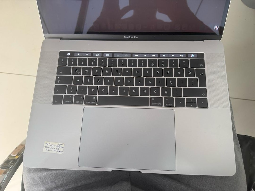 MacBook Pro i7 16/256 - 3