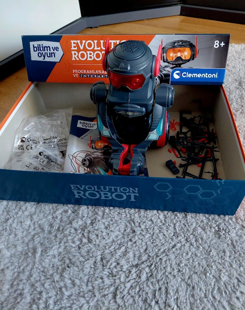 Clementoni Evolution Robot Kutu Oyuncak - 6