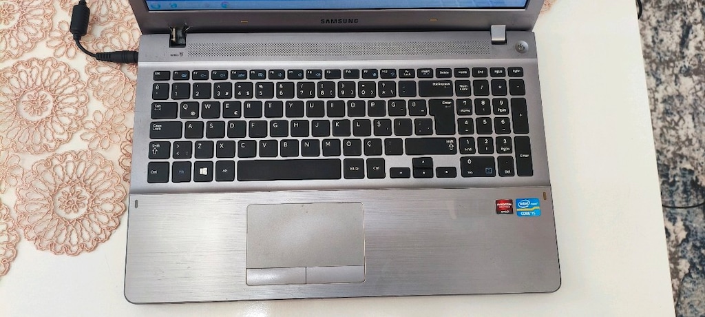 SAMSUNG ULTRABOOK GAMİNG_ İ5 _8GN RAM_2GB AMD EK_128 SSD_METAL KASA - 2