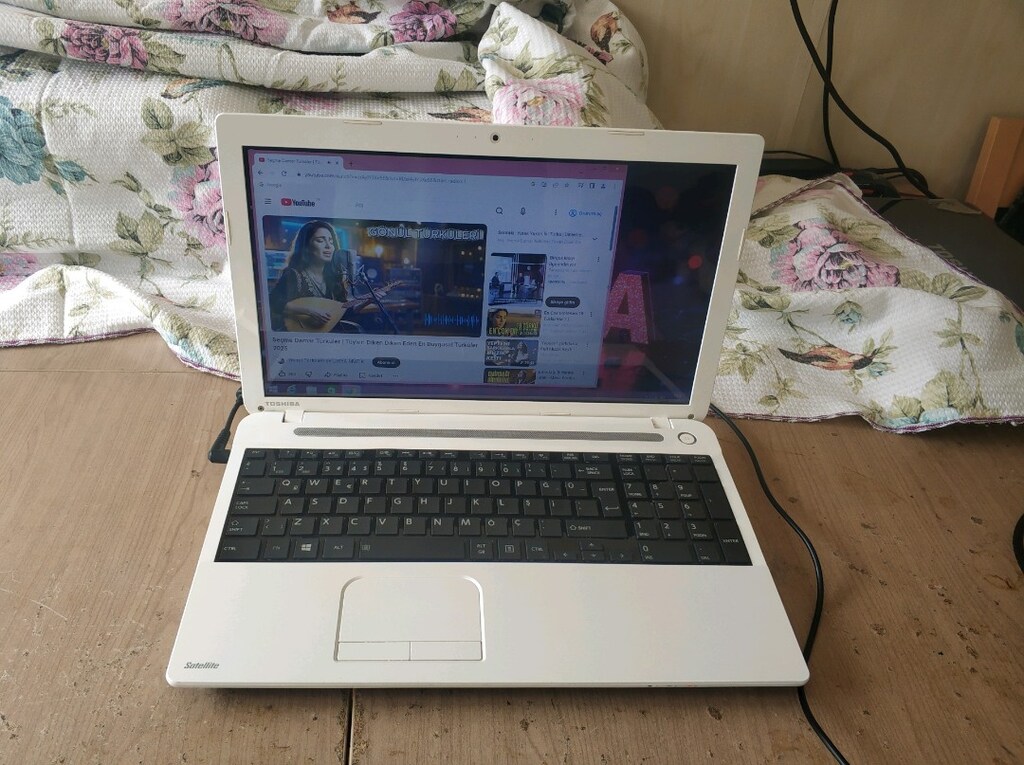 toşhiba i3 3 nesil 6 GB rem geforce ekran kartı temiz laptop - 2