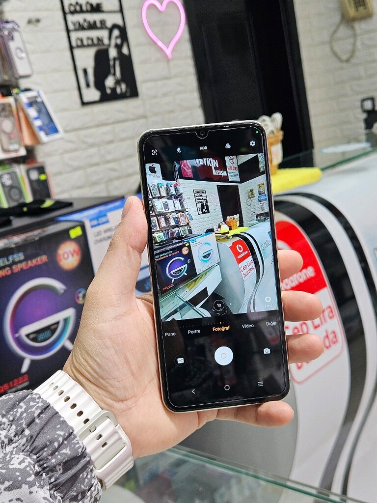 Vivo Y16 Gold - 6