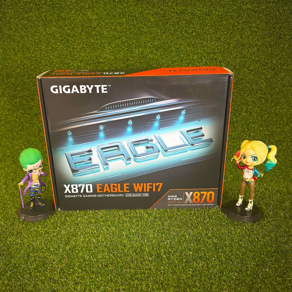AMD RYZEN 7 7800X3D + GIGABYTE X870 EAGLE WIFI 7 + 32GB DDR5 - 2
