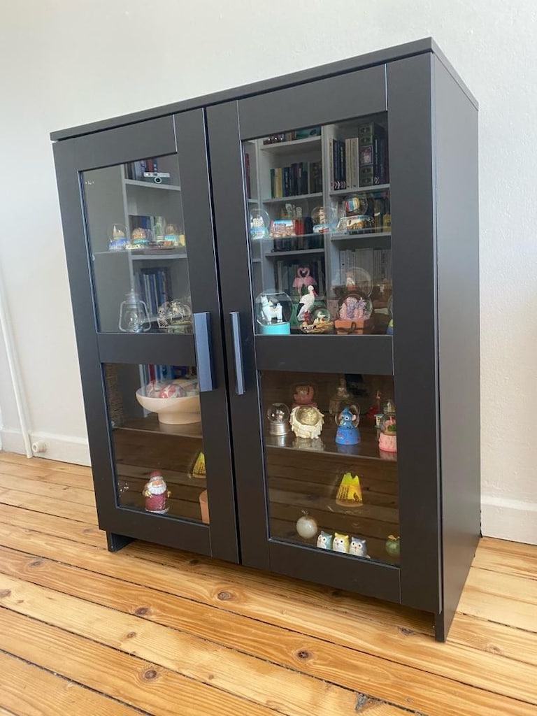 Yeni gibi ikea Brimnes camlı büfe
