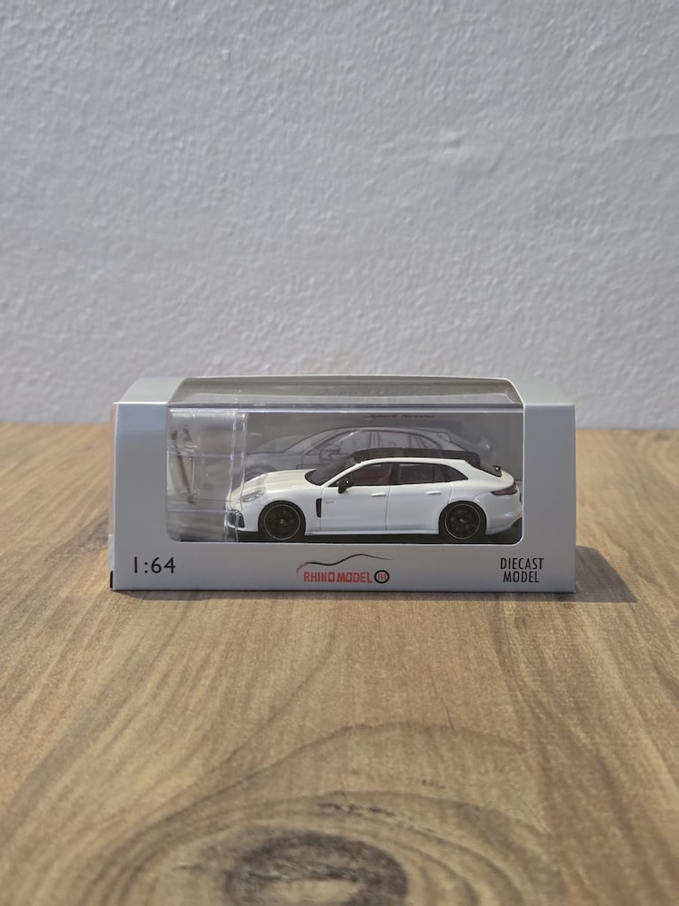 Rhino 1/64 Porsche Panamera Sport Turismo (Kusursuz / Koleksiyonluk) - 3