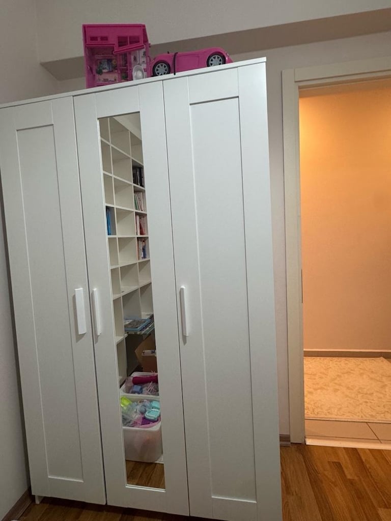 3 kapaklı Aynalı Gardırop
