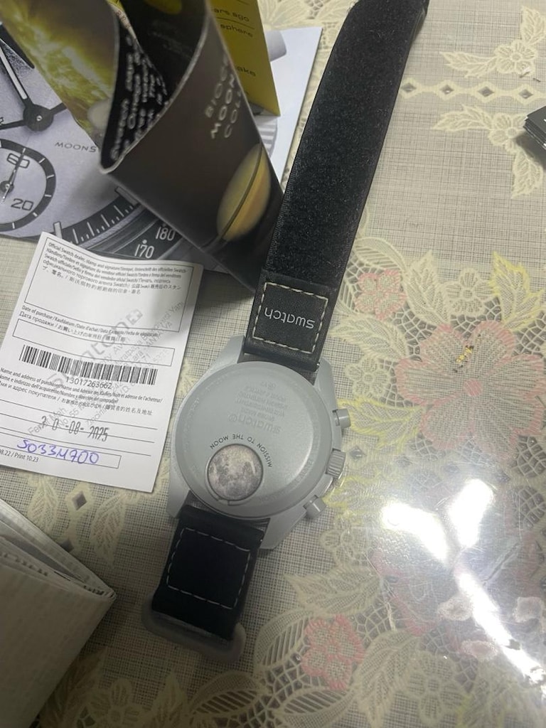 Omega&Swatch Mission to Earthphase - 7