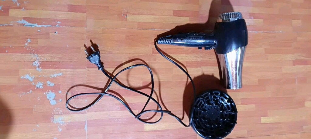 sa.siyah saç kurutma makinesi çalışıyor fazla olduğu için satıyorum - 2