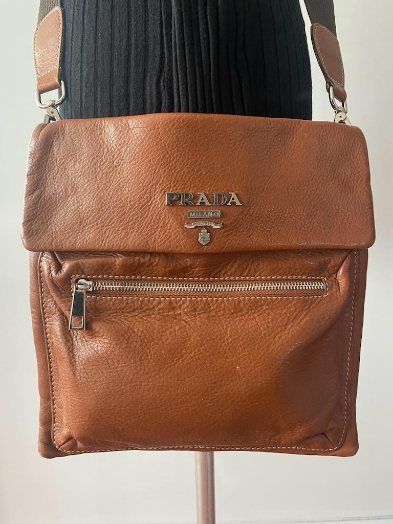 Vintage Prada Postacı Omuz Çantası