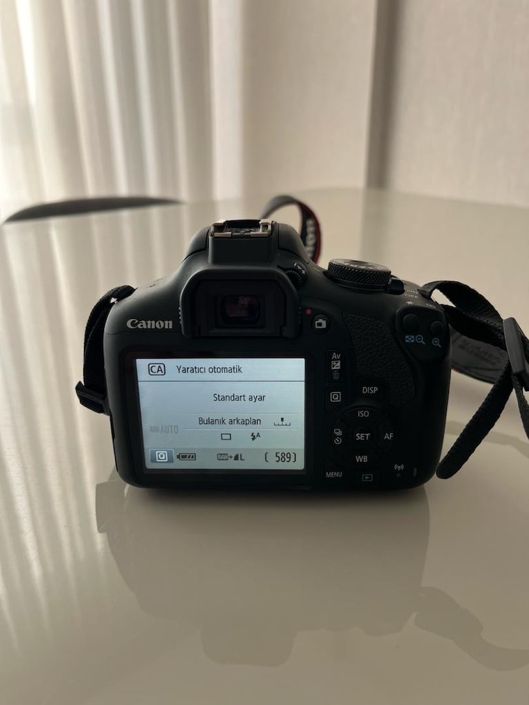 Canon eos 2000d - 3