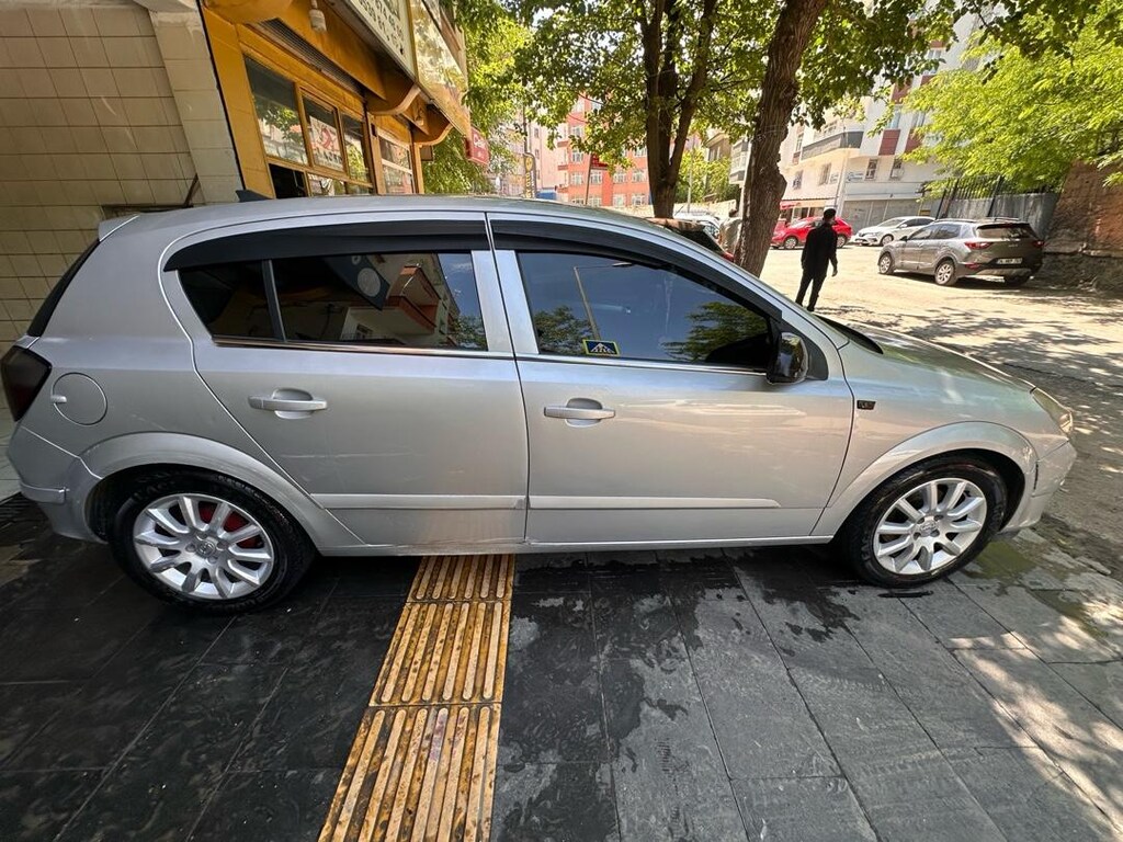 ASTRA 1.6 ENJOY - 2