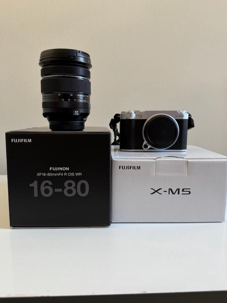 fujifilm xm5 16-80mm f4 lens 64gb ssd