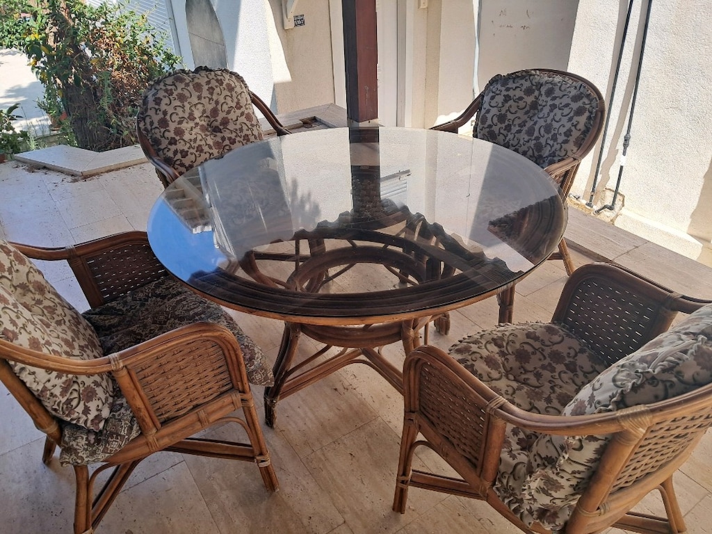 Rattan oturma takımı: Camlı yuvarlak masa+4 koltuk.Rattan dining set - 2