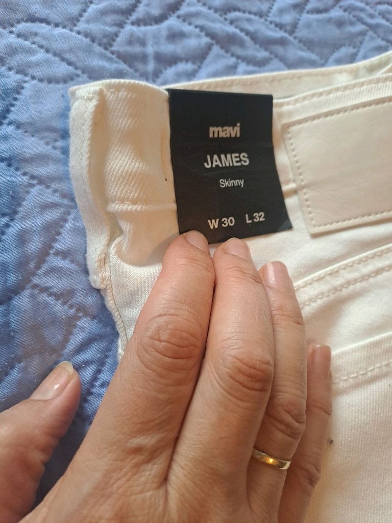 Mavi Marka Etiketli Beyaz Pantalon - 4