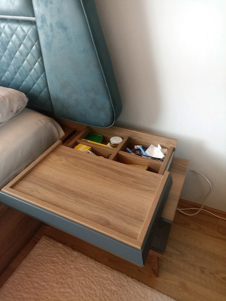 acil..Ahşap ve lacivert rengin de Weltev mobilyanın harika yatak odası - 12